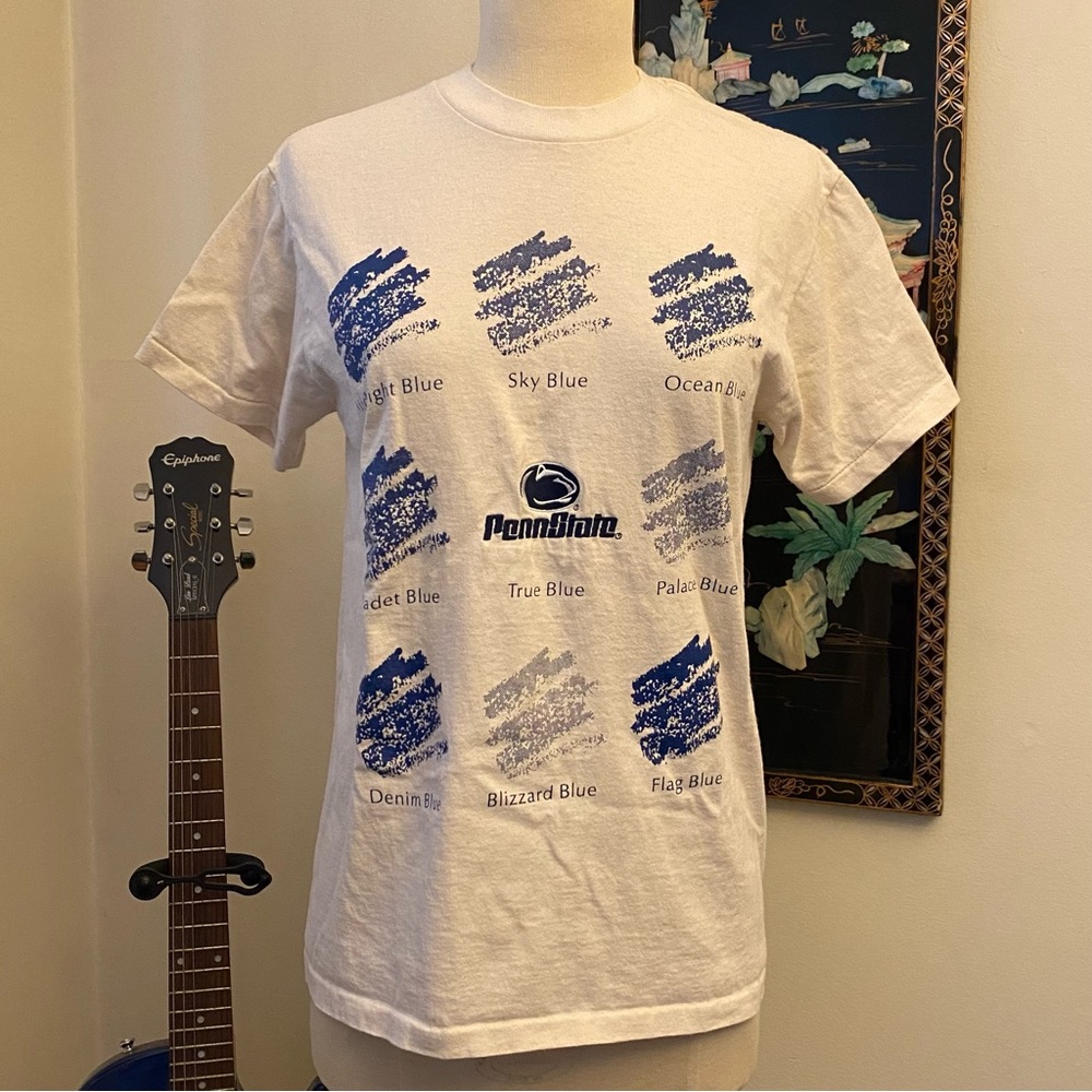 Rare vintage 90s Penn State t-shirt. Size S.